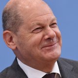 Pour Olaf Scholz, "il s'agit de faire en sorte que la Chine continue à croître économiquement (...). "Mais il faut en même temps tenir compte des questions de sécurité qui se posent à nous".